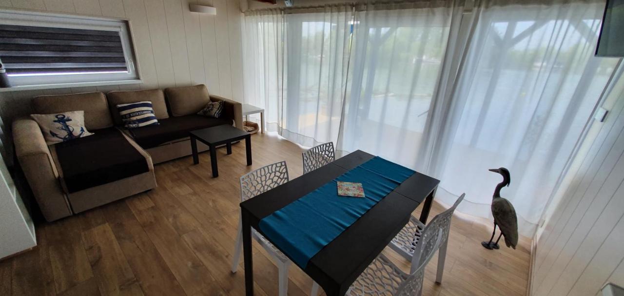 Apartmán Hausboat "Zivot Na Vode" Bratislava Exteriér fotografie
