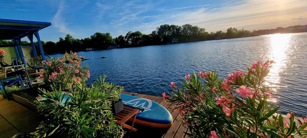 Apartmán Hausboat "Zivot Na Vode" Bratislava Exteriér fotografie