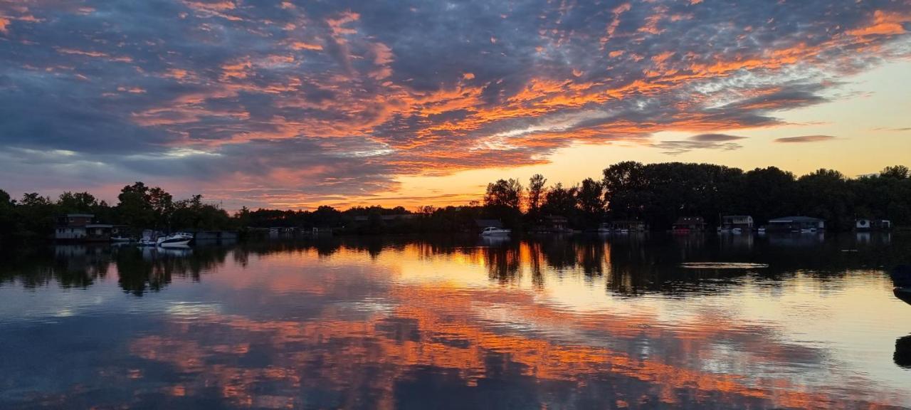 Apartmán Hausboat "Zivot Na Vode" Bratislava Exteriér fotografie