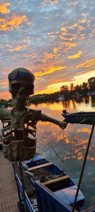 Apartmán Hausboat "Zivot Na Vode" Bratislava Exteriér fotografie
